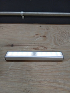 lot 18197 image: Wireless Motion Nightlight - 3 Pack