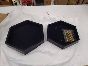 lot 27025 image: 2 serving trays, Black Gold