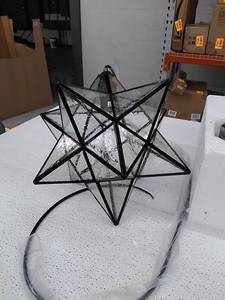 lot 27138 image: Yubole 3D Star shaped light fixture
