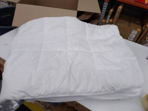 lot 27160 image: Mattress topper,White