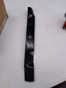 lot 27161 image: Mower blade,21in.