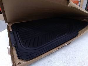 lot 27177 image: Amazon Basics Car Floor Mats