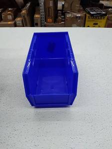 lot 27355 image: Akron-Mils plastic storage bin,Blue