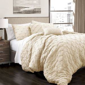 lot 27436 image: Lush Decor Ravello Pintuck Comforter Set,FullQueen