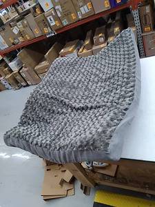 lot 27439 image: Egg crate dog bed,Large