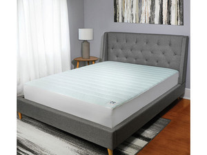 lot 58667 image: Cool Touch Mattress Pad