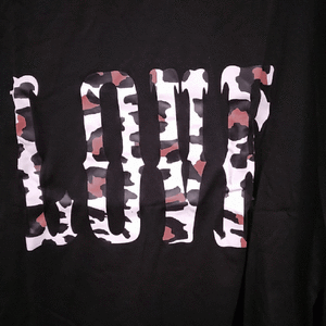 lot 5290 image: LONG SLEEVE LOVE SHIRT SIZE L