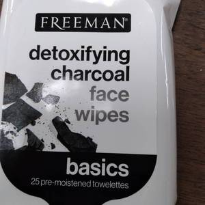 lot 8058 image: Freeman Detoxifying Charcoal Facial Wipes  25 wipes per pack 2 packs total