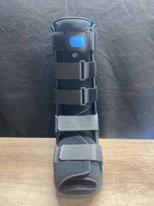 lot 3202 image: United Ortho Air Cam Walking Fracture Boot, XL, Black