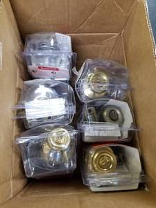 lot 9898 image: Box of Assorted Kwikset Handlesets