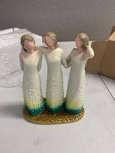 lot 10451 image: Three Sisters Warm Embrace Statue ,Best Good Sister Friend Willow Tree Figurines Friendship