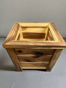 lot 100943 image: Villa Acacia Square Planter Box