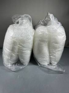 lot 100948 image: 18�� x 18�� throw pillows