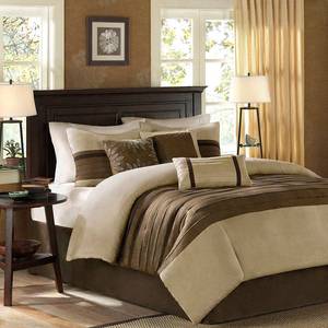 lot 40233 image: Queen Madison Park Kennedy Natural Comforter Set