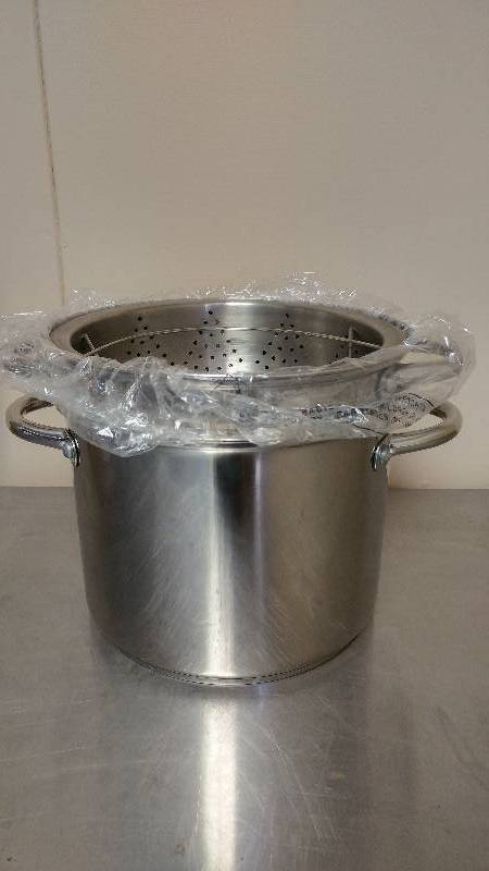 lot 44 image: Wolfgang Puck Steamer Set