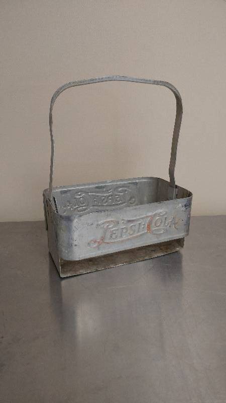 lot 60 image: Vintage Pepsi Cola Stadium Carrier