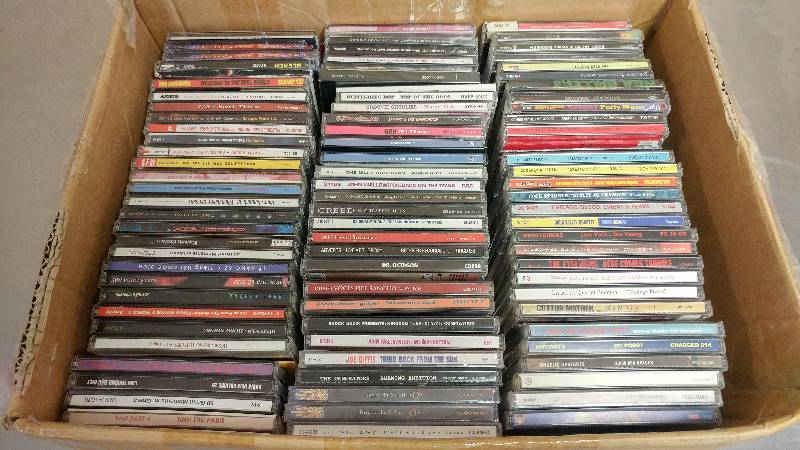 lot 67 image: Lot of CDs