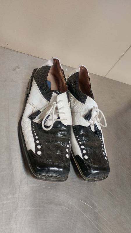 lot 82 image: Giorgio Brutini Size 10M Shoes
