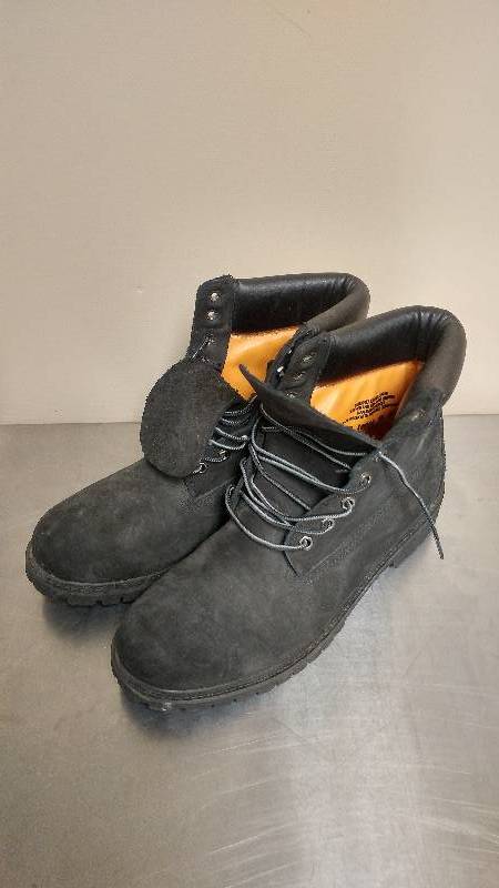 lot 87 image: Timberland Size 12M Boots