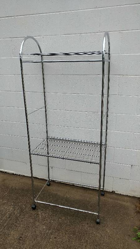 lot 103 image: Clothes Rack
