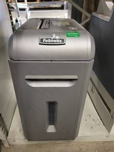 lot 3615 image: Fellowes Shredder