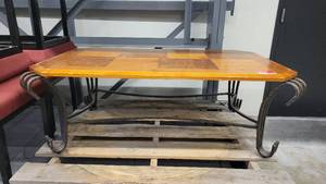 lot 38007 image: 4ft Wooden Coffee Table W Decorative Legs