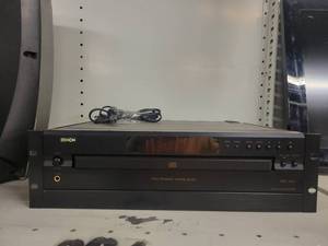 lot 38029 image: Denon MP3 WMA CD Auto Changer