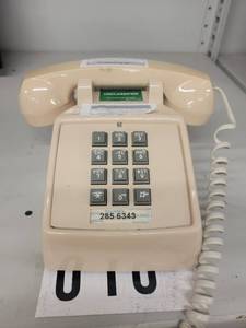 lot 38069 image: Lot of Landline Phones