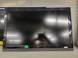 lot 38072 image: Vizio 32 Television