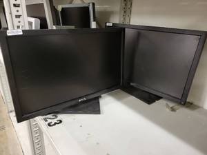 lot 38092 image: Lot of (2) Dell Monitors