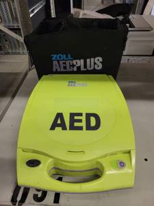 lot 38139 image: Zoll AEC Plus PULSAR