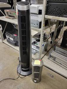 lot 38150 image: Bonaire Rotating Fan and Desk Top Fan