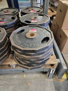 lot 38161 image: (7) Iron Grip 45lb Plates