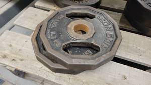 lot 38189 image: (11) Iron Grip 25lb Plate Weights