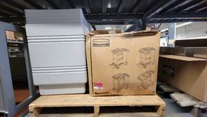 lot 38211 image: Rubbermaid Utilitys Cart and (2) Trash Bins