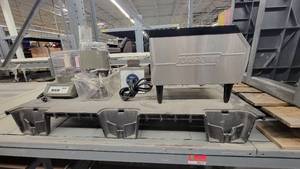 lot 38222 image: Toast-Qwik Hatco Conveyor Toaster - Waring Commercial Food Processor- Edlund Model SR-5 Food Scale