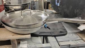 lot 38274 image: 3 Cooking Pots W Lids, 3 Large Mixing Bowls, 2 Large Frying Pans