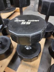 lot 38280 image: Pair Of Iron Grip 55lb Rubber Wrapped Dumbells