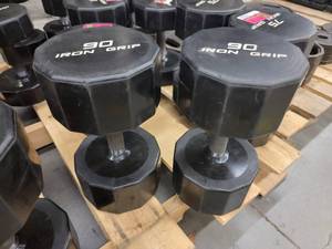 lot 38287 image: Pair Of Iron Grip 90lb Rubber Wrapped Dumbells