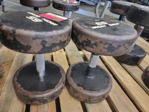 lot 38297 image: Pair Of Iron Grip 65lb Dumbells