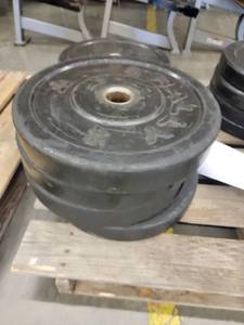 lot 38299 image: (4) 45lb Rally Rubber Wrapped Weight Plates