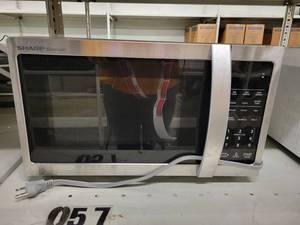 lot 38378 image: Sharp Carousel Microwave