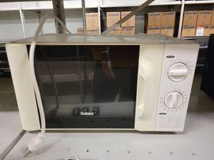 lot 38384 image: Galanz Microwave