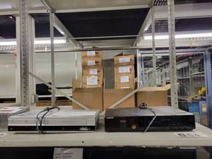 lot 38391 image: Samsung and Zenith VHS and DVD Players