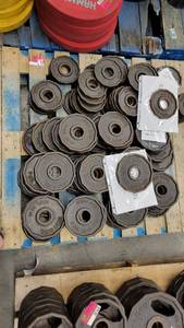 lot 38429 image: Pallet of Iron Grip Weight Plates - 2.5lb and 5lb