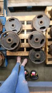lot 38439 image: (20) Iron Grip 35lb Weight Plates