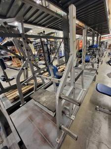 lot 38956 image: Hammer Strength Overhead ShoulderChest Press Rack