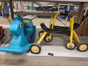 lot 39033 image: Lot of 3 Childrens Toys ( 2 Bikes and Rocking Horse )