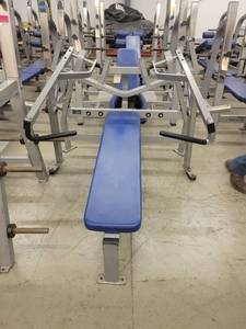 lot 39174 image: Hammer Strength Isolater Horizontal Bench Press