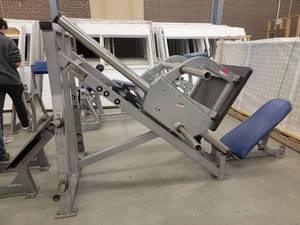 lot 39221 image: Hammer Strength Incline Leg Press